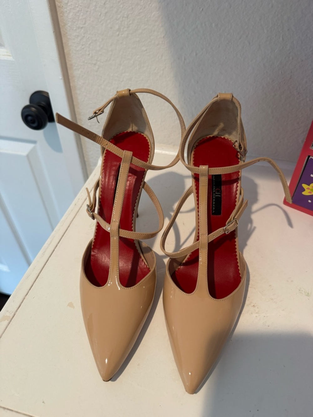 Carolina Herrera nude patent leather pointed toe heels